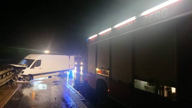 DSC_0000_BURST20191009021710114 groß.jpg